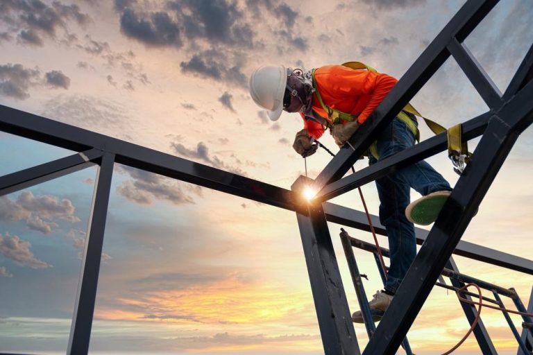 Why Your Local Steel Company Should Offer CNC Cutting